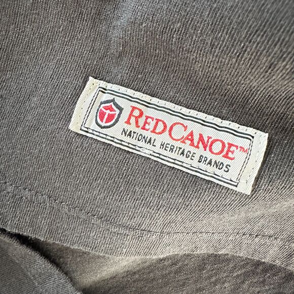 Red Canoe Top Women M Gray Cotton Classic Tee Round Neck Canada Maple Leaf NWOT - Picture 5 of 8